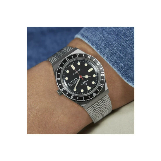 Timex Q Diver Stainless Steel Classic Analogue Quartz Watch - Tw2U61800 For Male 8 Timex Q Diver Stainless Steel Classic Analogue Quartz Watch - Tw2U61800 For Male - Image 6